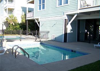 Manta Ray-Pool Area