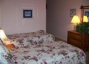 SM409-Bedroom2