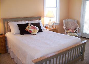 Mariposa-Bedroom1