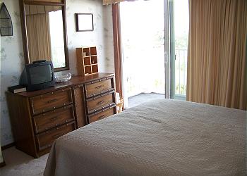 CR31-Bedroom1