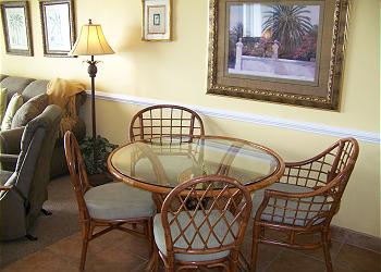R810-DiningArea