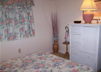 SM203-Bedroom2