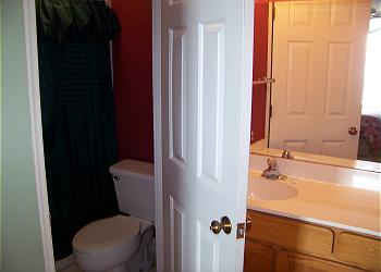 Surfmaster-812-Bathroom1