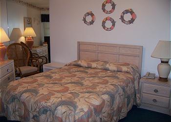 R1212-Bedroom1