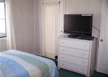 BH105-Bedroom1