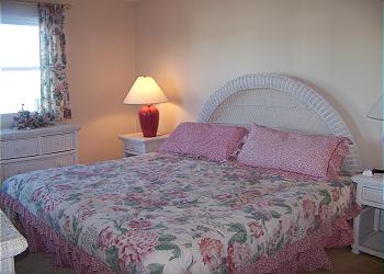 SM203-Bedroom1