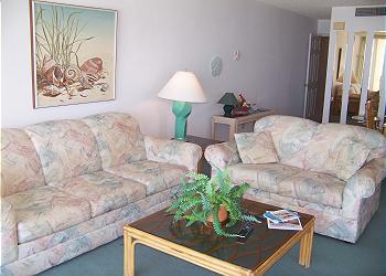 Surfmaster106-Living Area