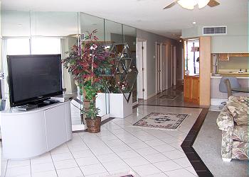 Surfmaster1008-Living Area