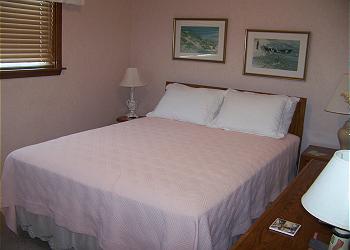 CR31-Bedroom2