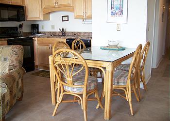 SeaMystique206-DiningArea