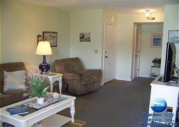 Floral Villa B5 - Living Area