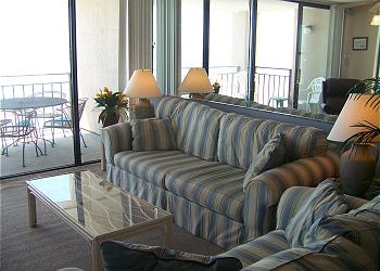 Surfmaster206-Living Area