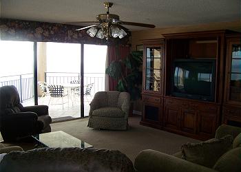 Surfmaster Penthouse E - Living Area