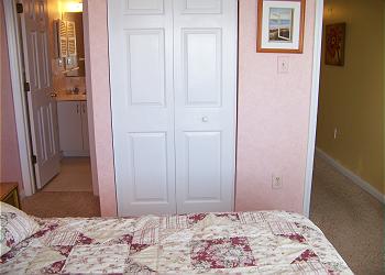 BH216-Bedroom1