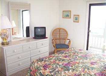 OC202-Bedroom1
