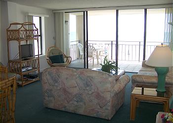 Surfmaster106-Living Area