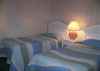 BH105-Bedroom2