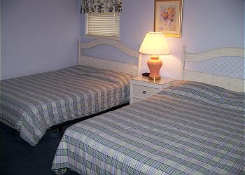 Surfmaster402-Bedroom 2