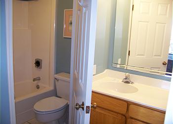 Surfmaster 412 - Bathroom1