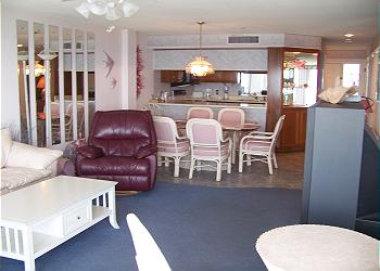 Surfmaster-805-Living Area