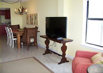 Surfmaster806-Living Area