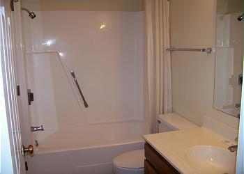 M405-Bathroom2