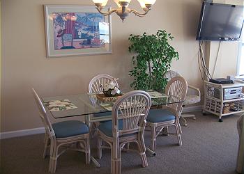 Surfmaster206-Living Area