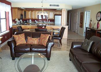 Surfmaster 307 - Living Area
