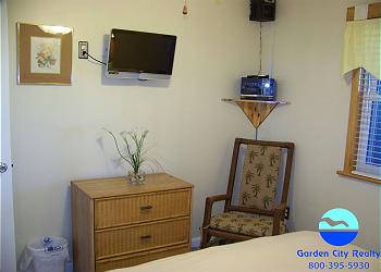 Sea Master 211 - Bedroom 2 with a Queen