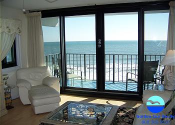 Horizon East 301 - Living Area