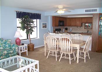 Surfmaster  207 - Living Area