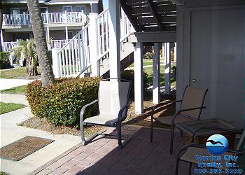 Floral VIlla B5 - Patio Area