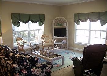 Tom\'s Dream - Living Area