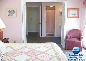 Floral Villa B5 - Bedroom 1 with a King