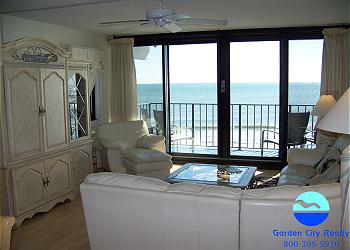 Horizon East 301 - Living Area
