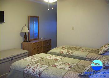 Sea Master 211 Bed/Bath 3