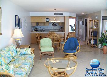 Surfmaster 804 - Living Area