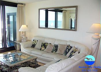 Horizon East 301 - Living Area