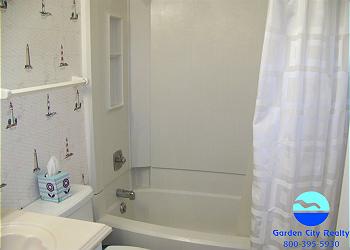 Sea Master 211 Bed/Bath 3