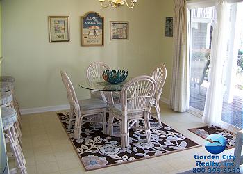 Floral Villa B5 - Dining Area