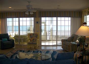 Flip Flop Inn - Living Area