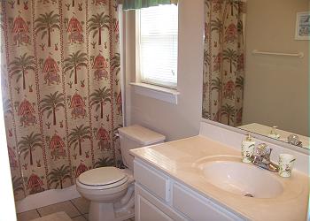 Tom\'s Dream - Bathroom 1