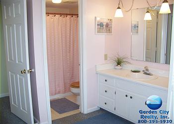 Floral Villa B5 - Private Bathroom