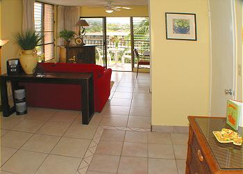 Kihei Condominium rental - Exterior Photo - Entry and Living Area