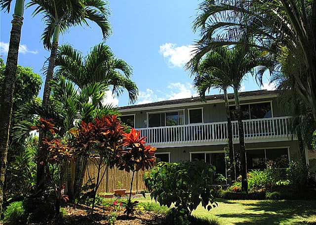Private Hottub~Steps from Hanalei Bay