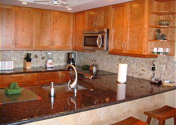 Lahaina Condominium rental - Exterior Photo - Kitchen