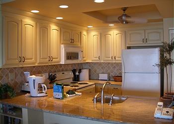 Lahaina Condominium rental - Exterior Photo - Kitchen