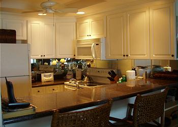 Lahaina Condominium rental - Exterior Photo - Kitchen