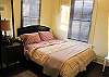w/ queen bed