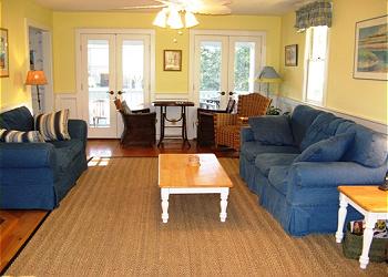 Sullivan's Island House rental - Interior Photo - Living Room